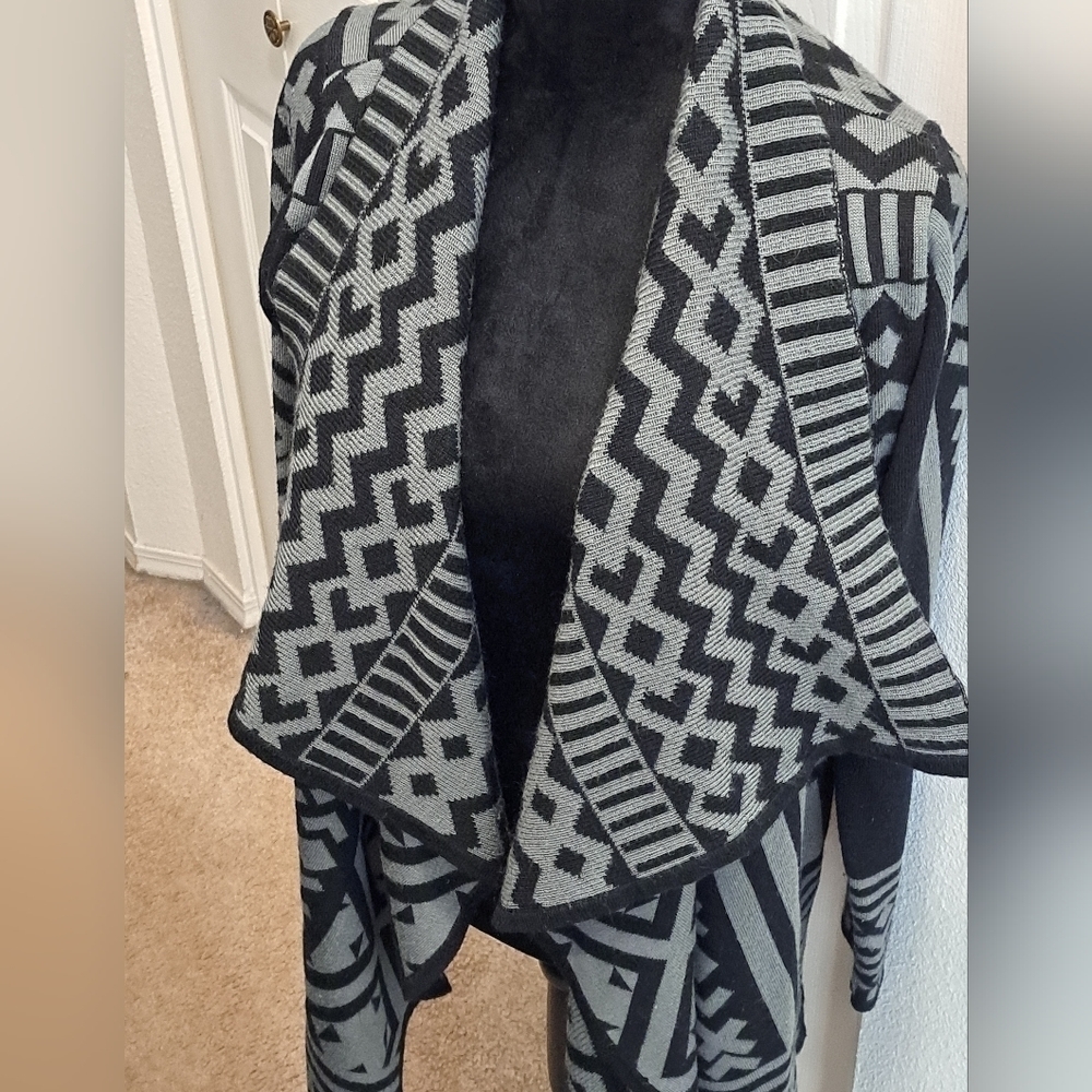 Sisters Assymetrical Tribal Print Open Cardigan Size L